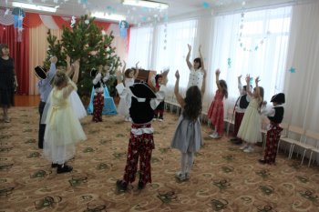 Новогодний утренник в группе "Солнышко"